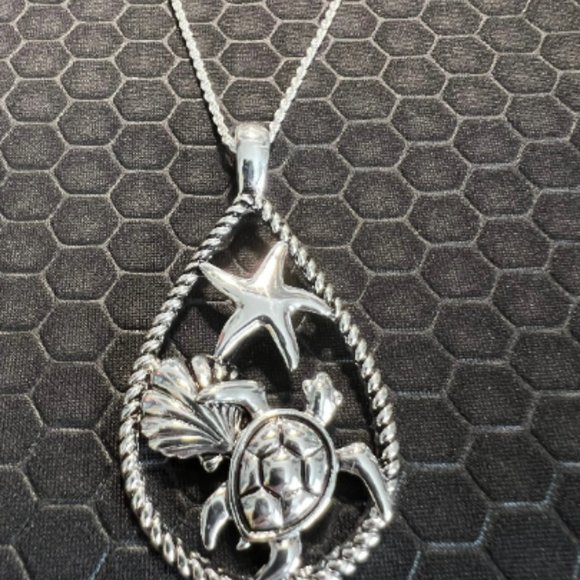 Turtle, Star Fish and Seashell Necklace 18K White Gold Plated - Picture 1 of 1